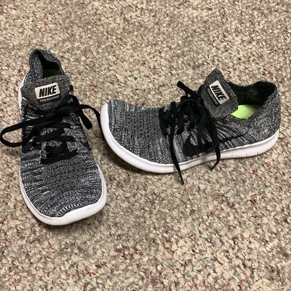 Nike Shoes - Nike “run natural” shoes